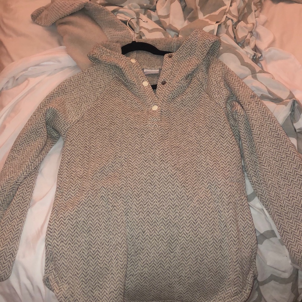 Columbia sweatshirt